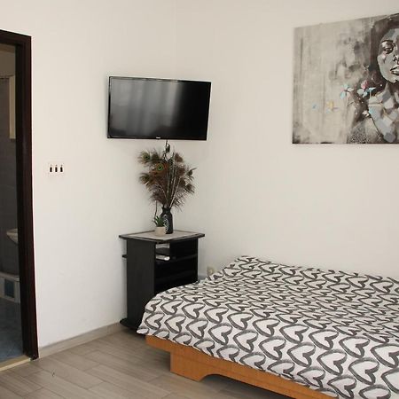 Motel "Tri Lovca" Knin Kültér fotó
