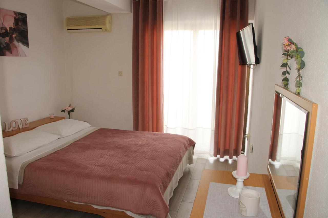 Motel "Tri Lovca" Knin Kültér fotó