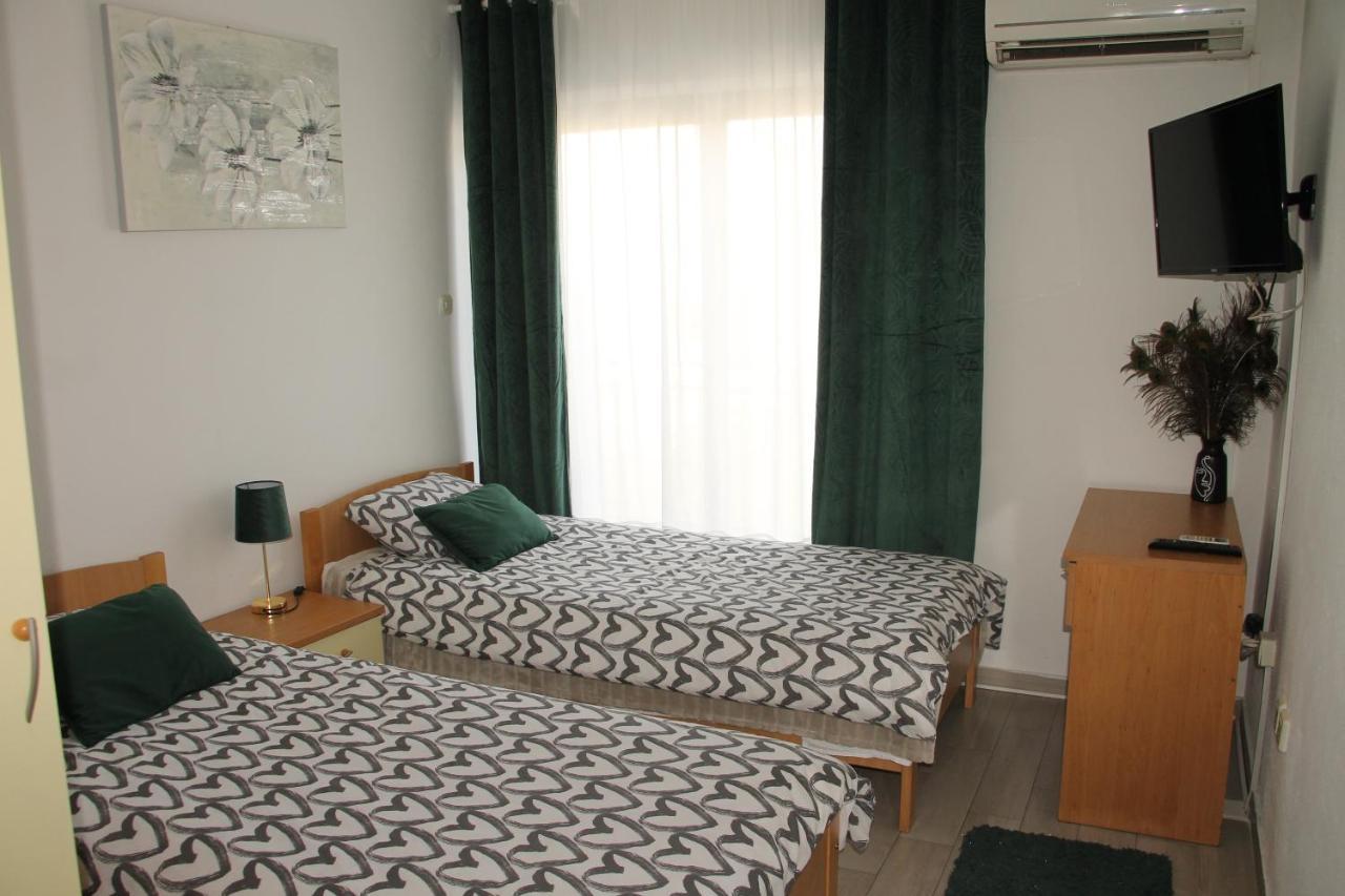 Motel "Tri Lovca" Knin Kültér fotó