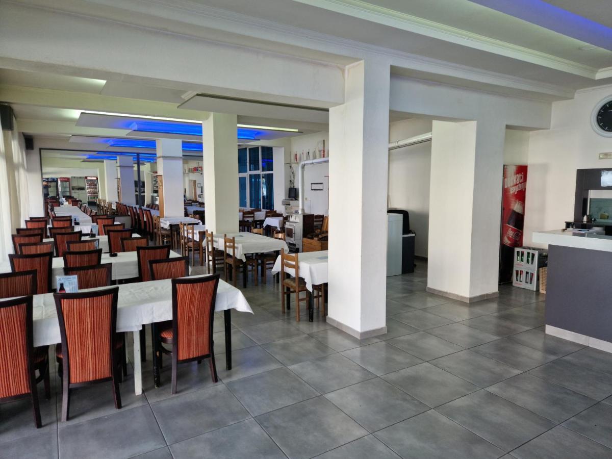 Motel "Tri Lovca" Knin Kültér fotó